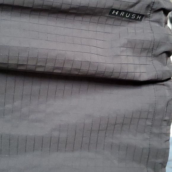 Under Armour Rush windbreaker spring jacket - Picture 5 of 5